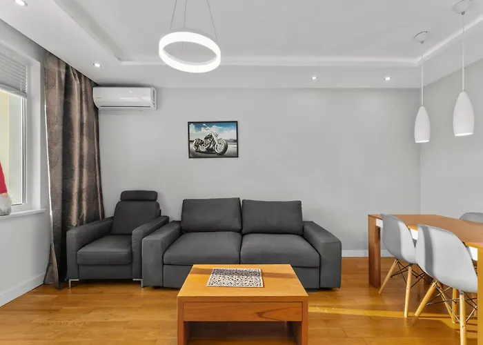 Nowa Huta Charming By Bookinghost كراكوفيا