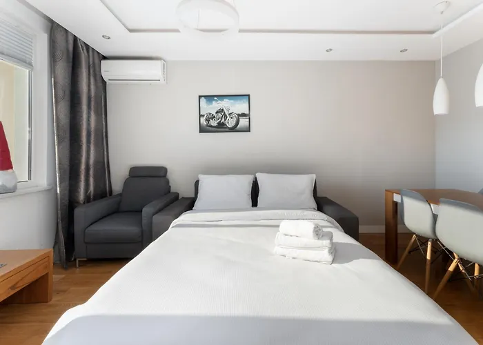 Nowa Huta Charming By Bookinghost كراكوفيا